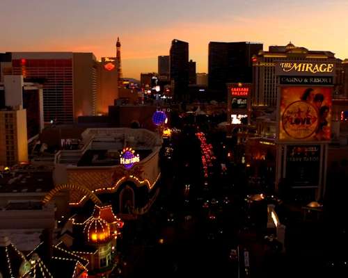 Las Vegas to lose another iconic hotel, Mirag...