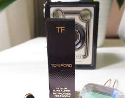 Luku 976 - Tom Ford huulipuna, luksusta huulille!