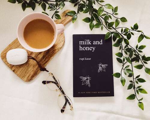 Rupi Kaur: milk and honey
