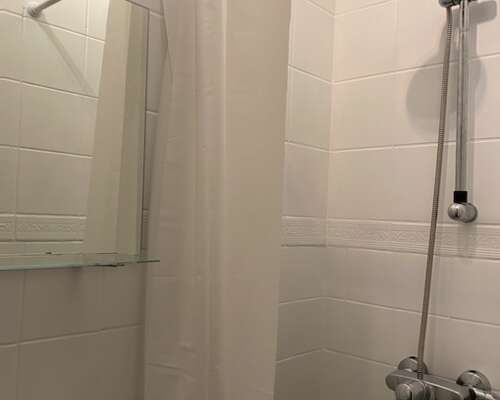 Kylpyhuoneen ”kasvonjenkohotus” 150 €:lla