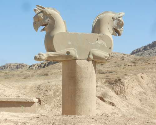 Iranin Persepolis ja Pasargade