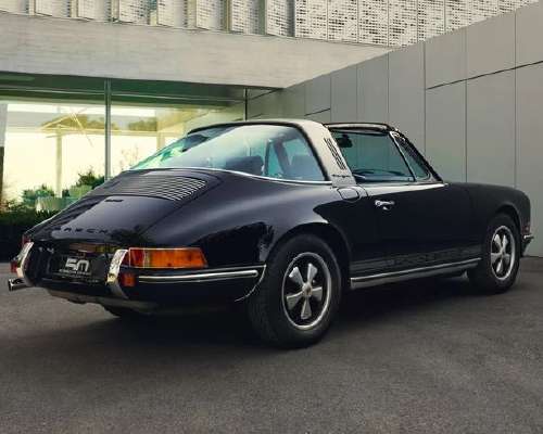 Vuoden 1972 Porsche-rannekelloa juhlistetaan ...