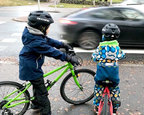 Millainen on turvallinen pyöräilykypärä lapse...