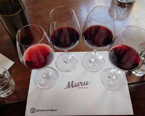 Murun viinibaari // Red wines from Australia ...