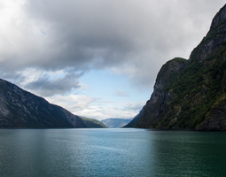 Norway in a nutshell vie vuorille ja vuonoille