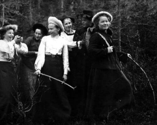 Nuoriso huvittelee 1880-1900-luvun Nurmeksessa