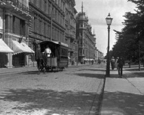 Helsinkiä vanhoissa kuvissa – Joukkoliikentee...