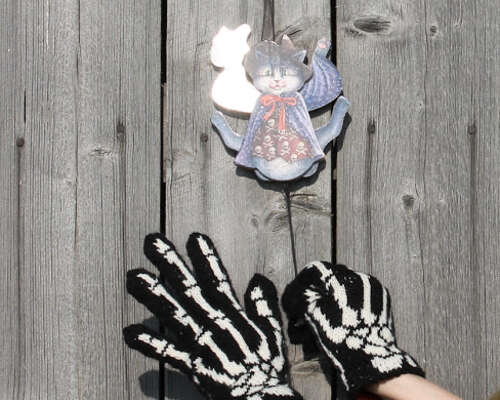Kekrikäsineet / Spooky X-ray gloves