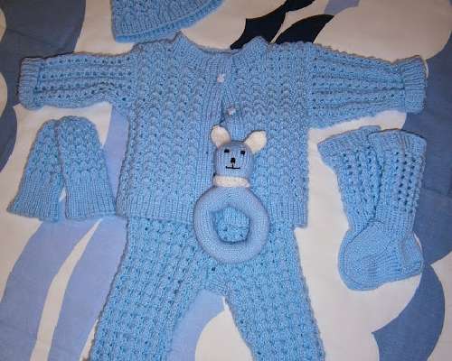 Vaaleansininen neulesetti - Baby blue knitted...