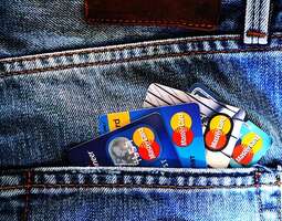 Voiko luottokorttia vinguttamalla tienata rahaa?