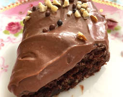 Järisyttävän hyvä Suklaakakku - helposti hyvä...