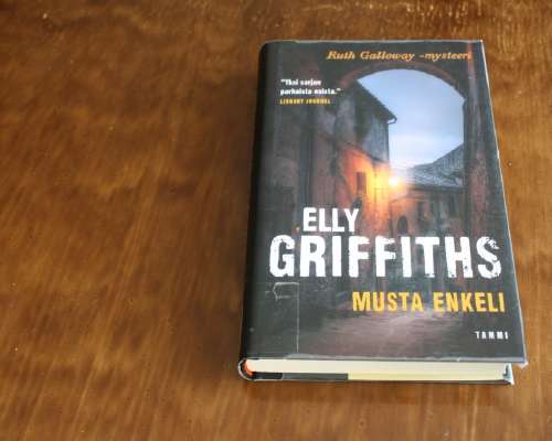 Elly Griffths: Musta enkeli