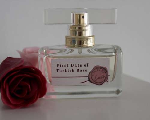 AVON: Fist Date of Turkish Rose EdP - aamukas...
