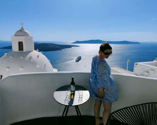 Santorini – ikonisten Kreikka-maisemien äärel...