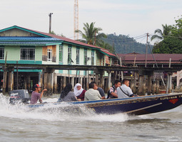 Water villages – Bandar Seri Begawan leviää v...