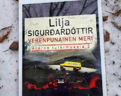 Lilja Sigurðardóttir: Verenpunainen meri