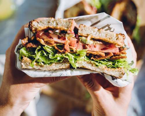 Vegaaninen BLT-sandwich