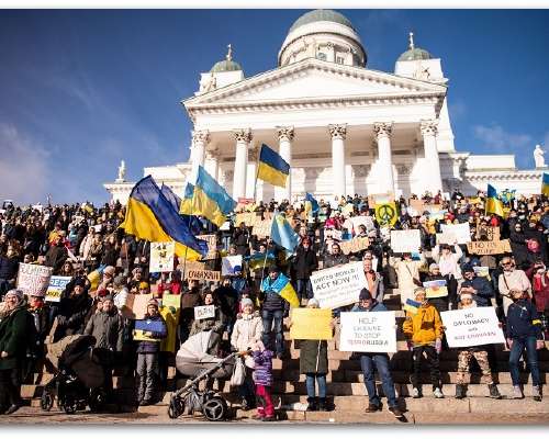 Tapahtuma Helsingissä 18.4.2022 - FREE UKRAIN...