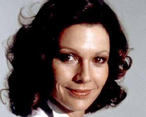 Goodbye, Miss Moneypenny – Pamela Salem has p...