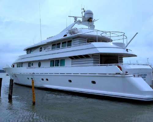 Visiting Bond boat “Manticore” from GoldenEye