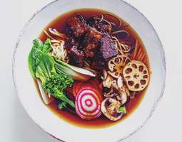 Noodle Soup Bowl with Sticky Hoisin Tempeh