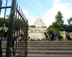 Satumainen Sacré-Coeur ja kävely Montmartrella