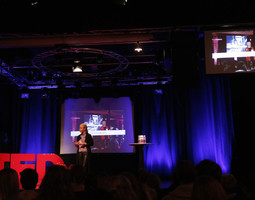 TEDx Youth: Puhumassa pelosta