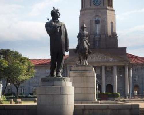 Voortrekker-monumentti ja kierros Pretoriassa