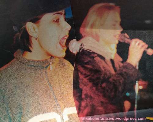 Sani ja Vera soundcheckissä vuonna 1998