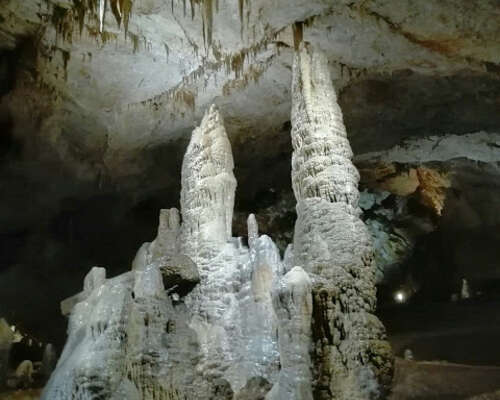 Montenegron tippukiviluola - Stalactite cave ...