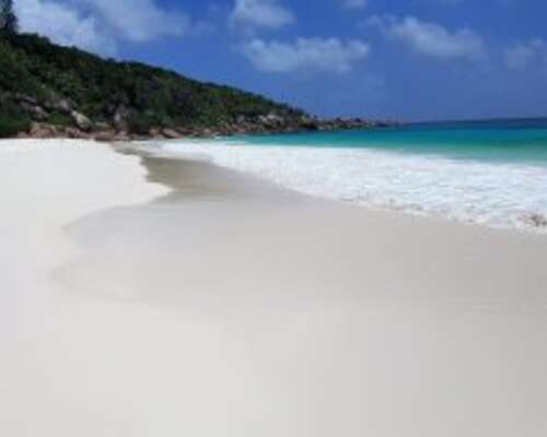 Petite Ansen Beach Seychelleillä on La Diquen...