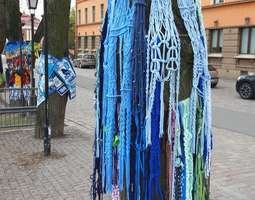 Knit ’n’ Tag Turku värittää jokirantaa