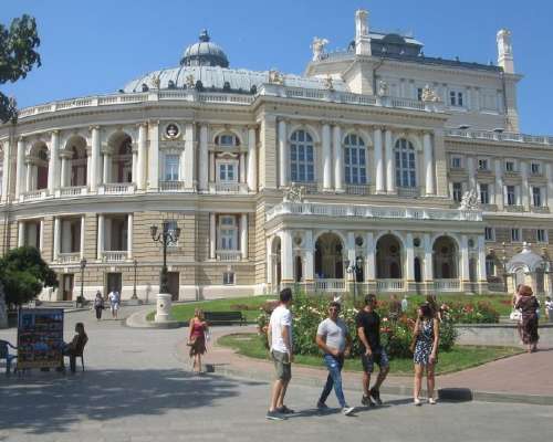 Odessa, Ukraina – lomakaupunki odottaa paremp...
