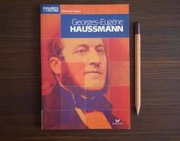 Taskuun mahtuva tietokirja Haussmannista