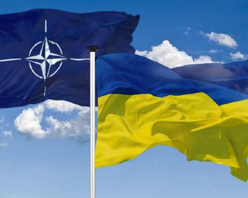 #Ukraina’n #lippu nostettiin #NATO’n katolle