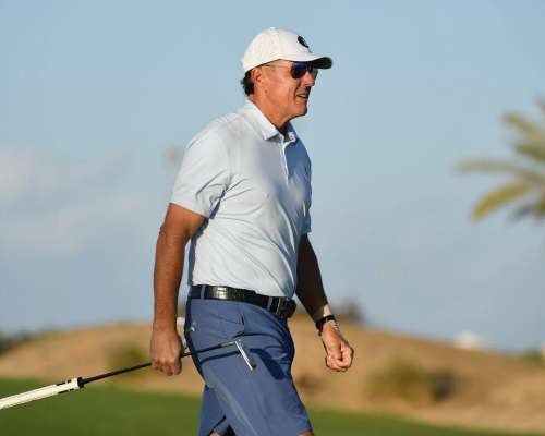 Golf Sport News: Phil Mickelson is back on Tw...