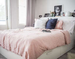 Lempiväriä makuuhuoneeseen – vaaleanpunaisiss...