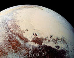 Pluton haudattu valtameri