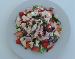 Helppo ja nopea ruokaidea: salaattiwrap