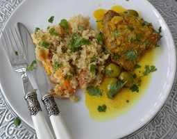 Marokkolaishenkinen kanatagine ja kvinoaa