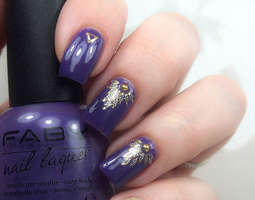 Christmas Nail Art; violettia ja juhlavaa kultaa