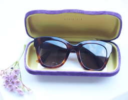 New in - gucci sunnies