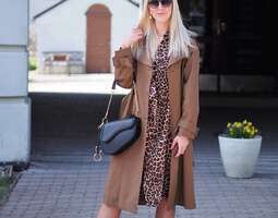 [outfit] trench coat & leopard dress