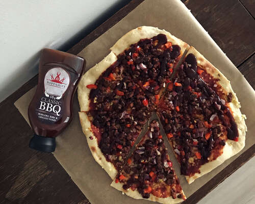 Vegaaninen BBQ-pizza + päivitetyn pizzataikin...