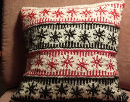 Kirjoneuletyyny - Stranded knitted pillow