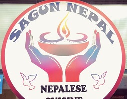 Maukasta lounasta Sagun Nepalissa