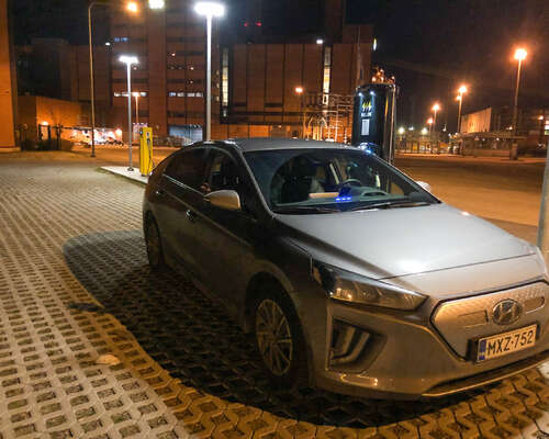 Koeajossa Hyundai Ioniq Electric, kohtuuhinta...