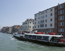 Venetsia vettä täynnä