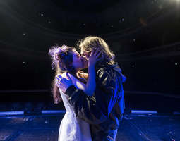 Teatterissa: Julia & Romeo
