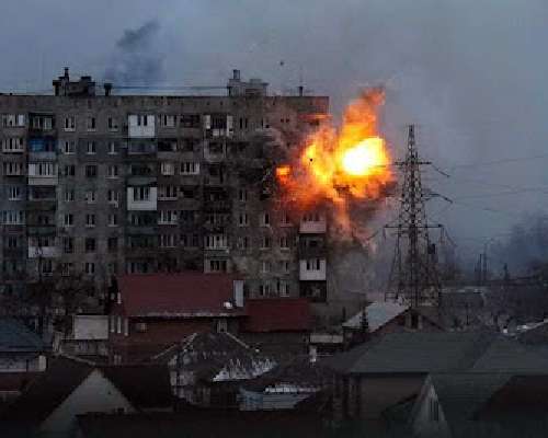 Dokumenttiarvio: 20 days in Mariupol: Sodan r...